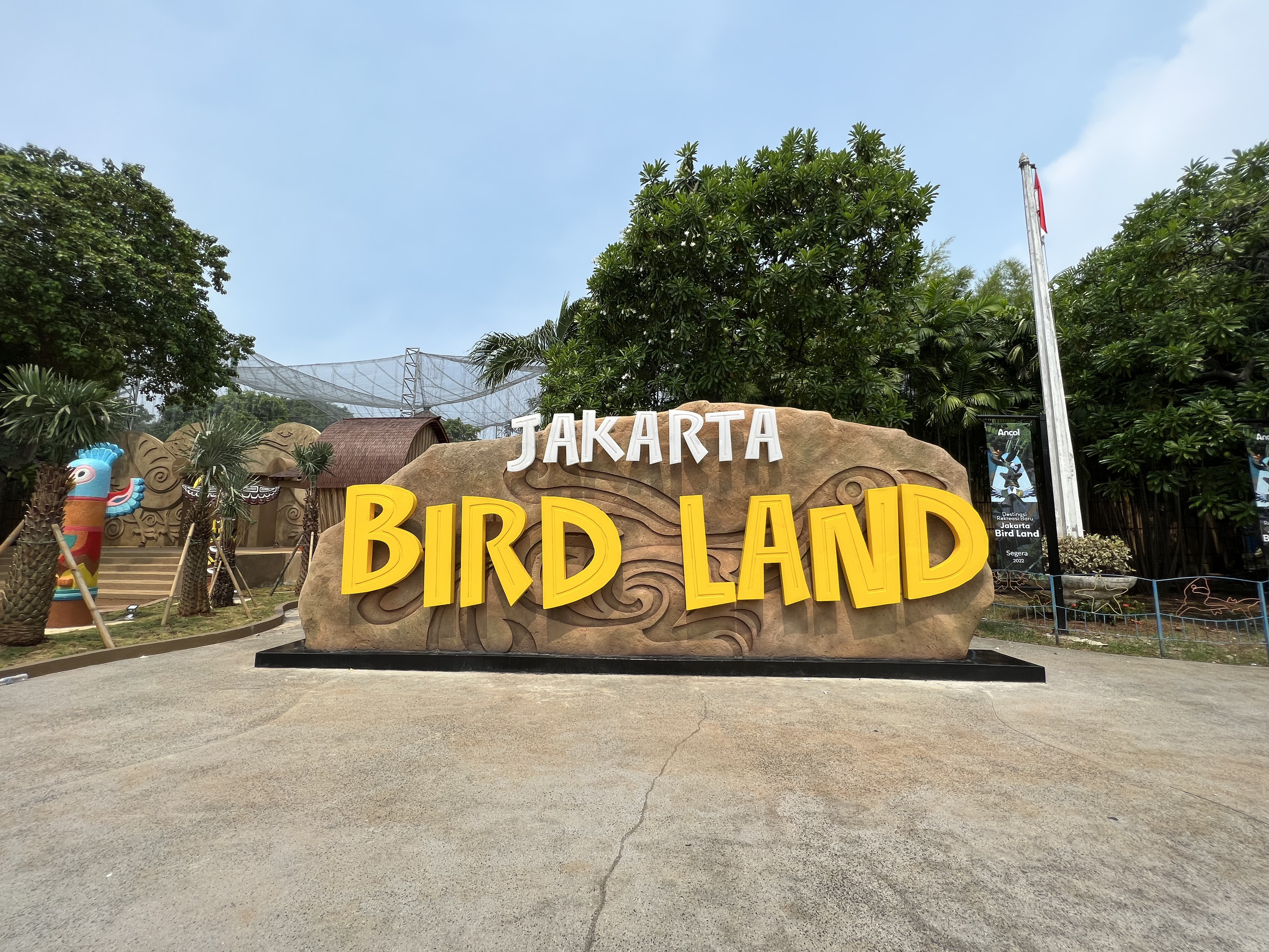 Serunya Berinteraksi Dengan Beragam Jenis Burung Di Jakarta Bird Land Ancol